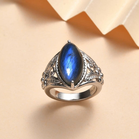 Malagasy Labradorite 7.30 ctw Solitaire Ring - Picture 5 of 8